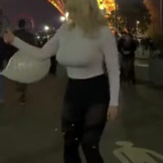 オナラを燃やし、ビビる美女