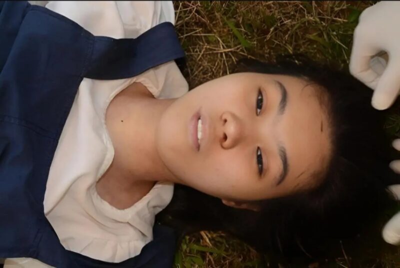 自殺した少女、ちっぱいとチイカワなお尻を晒される(閲覧注意!!)